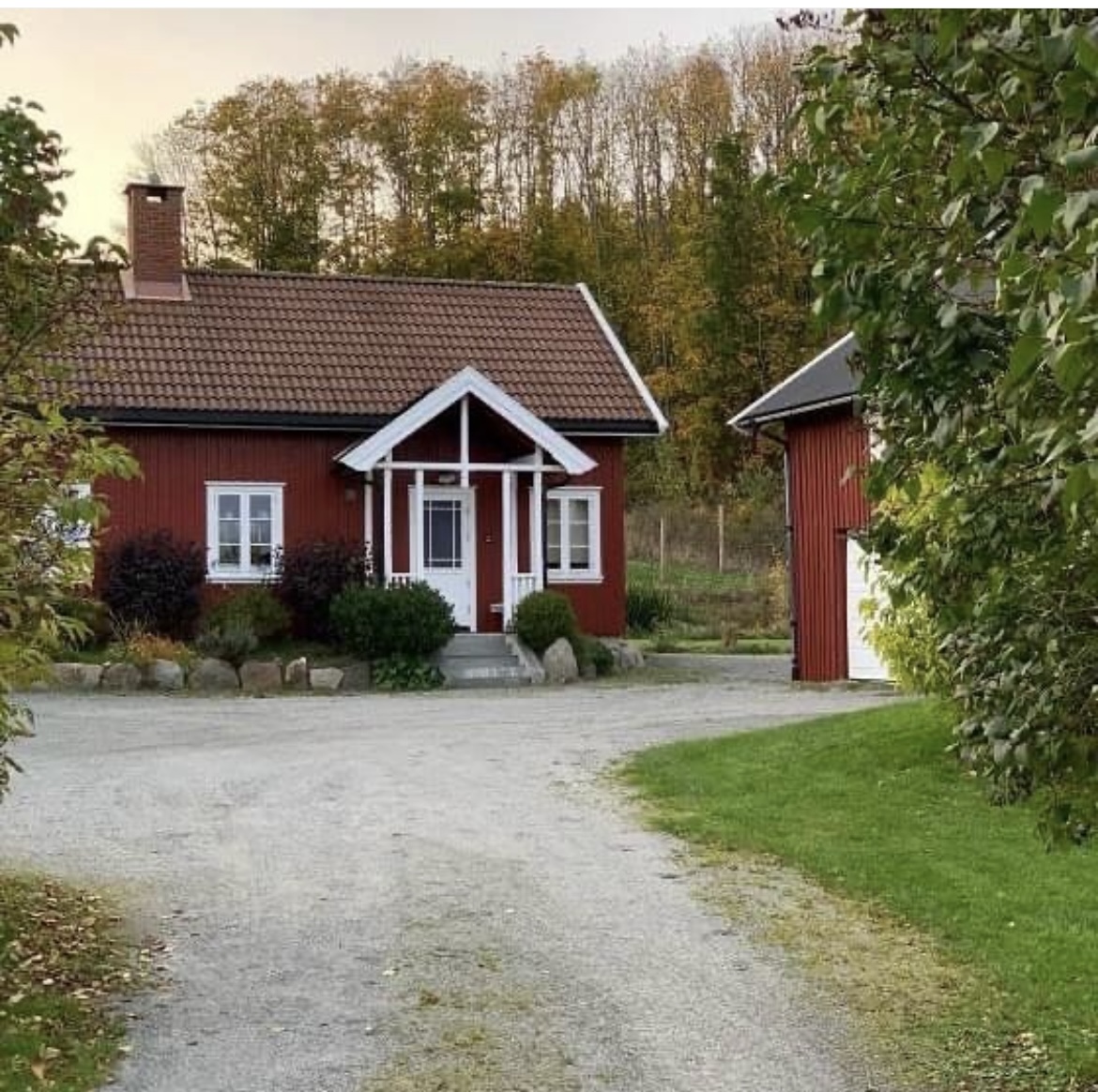 Bryggerhuset sett fra gårdsveien