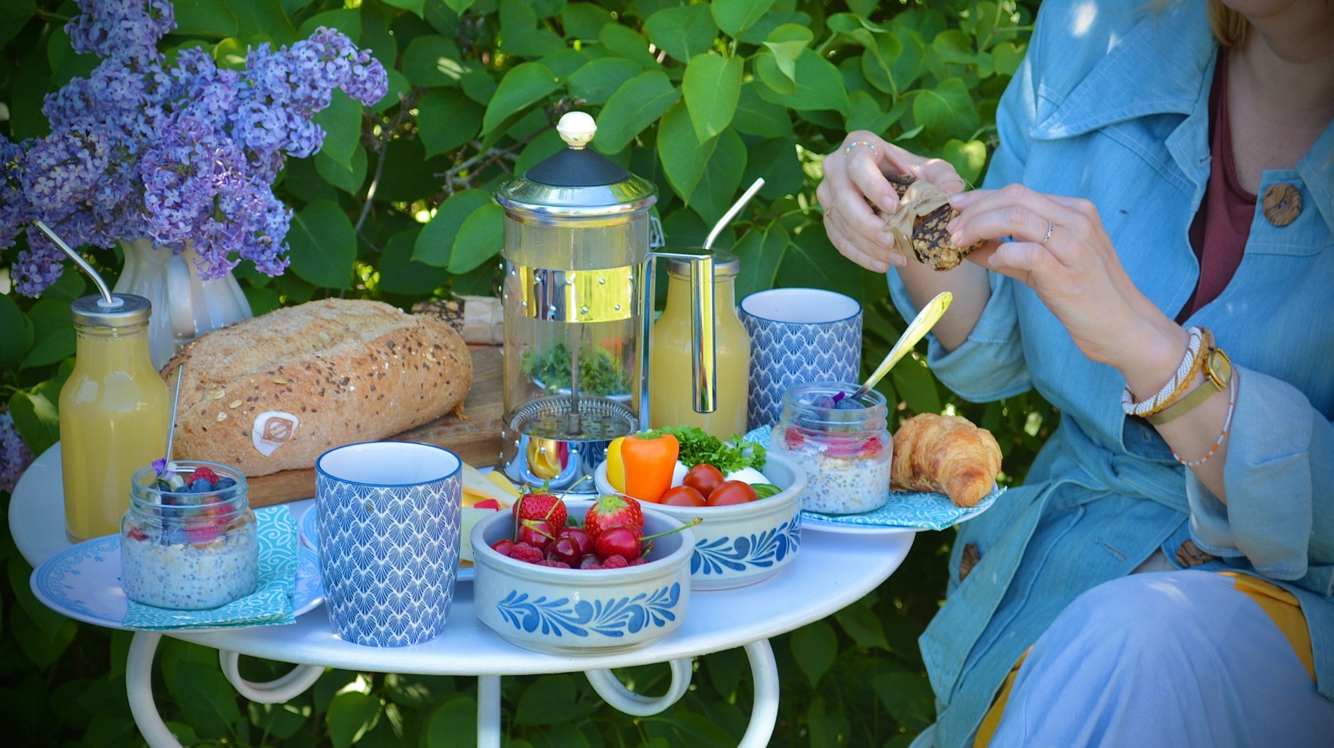 Breakfast tray with a lilac sprig